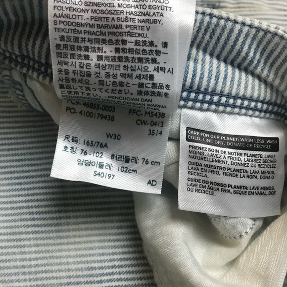 Levi’s Denim Curve Pinstripe Jean Capris 30 - Picture 8 of 8